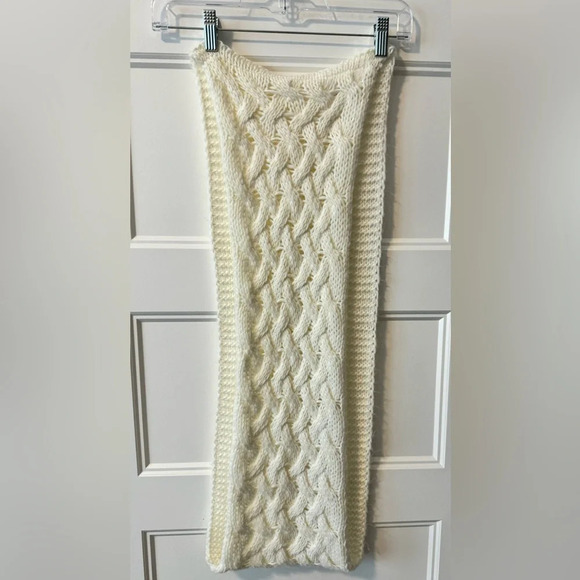 Off White Chunky Knit Infinity Scarf - Picture 1 of 2